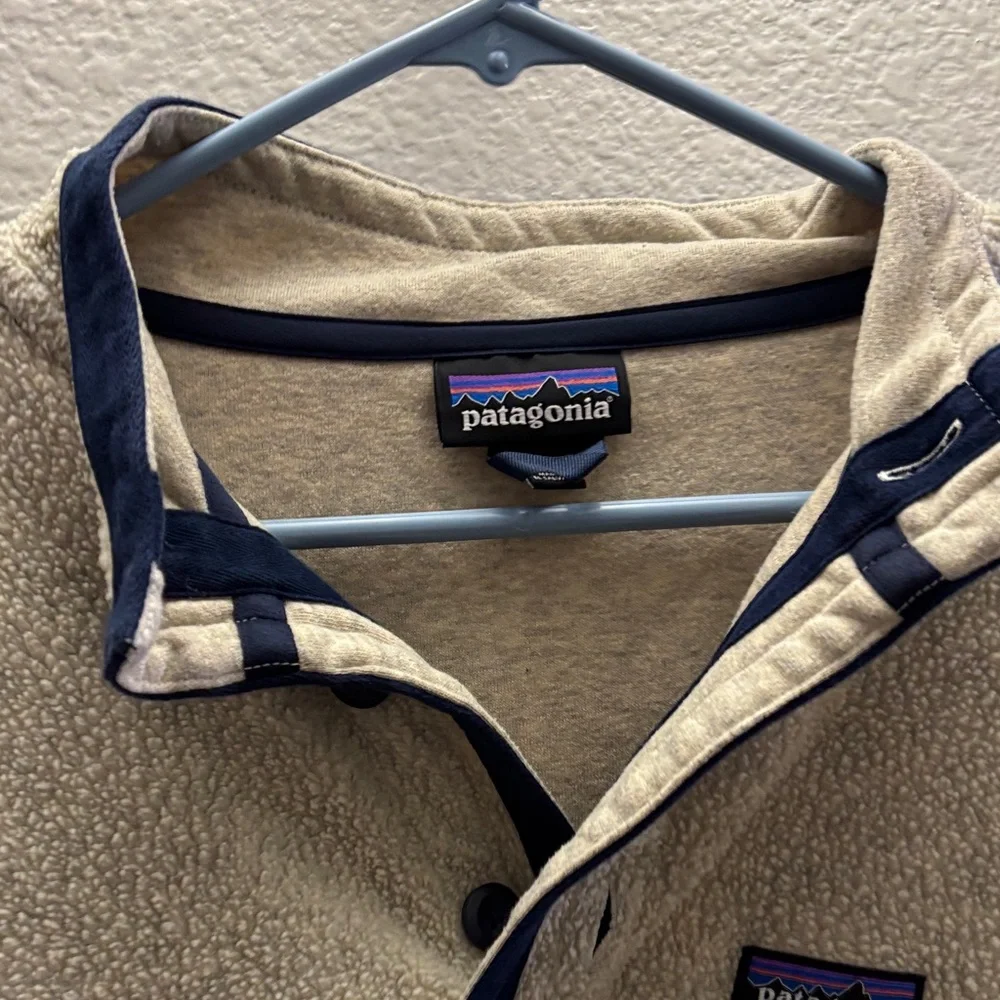 Patagonia Men's Zip-Up Sweater in Beige and Navy - Picture 4 of 4